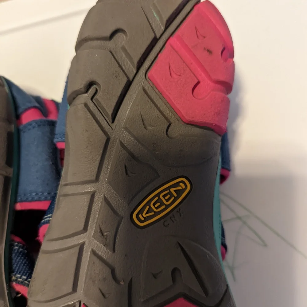 Keen water shoes - Picture 9 of 9